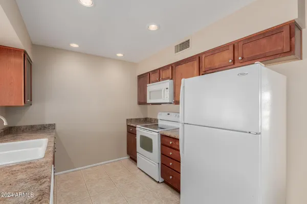 $1,800 | 10214 West Burns Drive, Sun City, AZ 85351