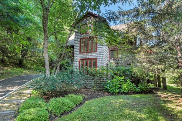 $1,250,000 | 233 Sharon-Goshen Turnpike, Cornwall, CT 06796