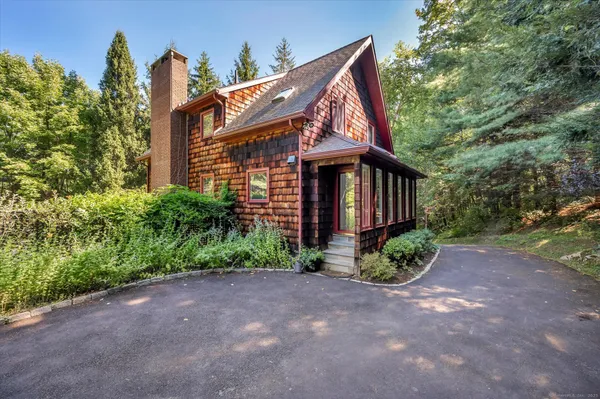 $1,250,000 | 233 Sharon-Goshen Turnpike, Cornwall, CT 06796