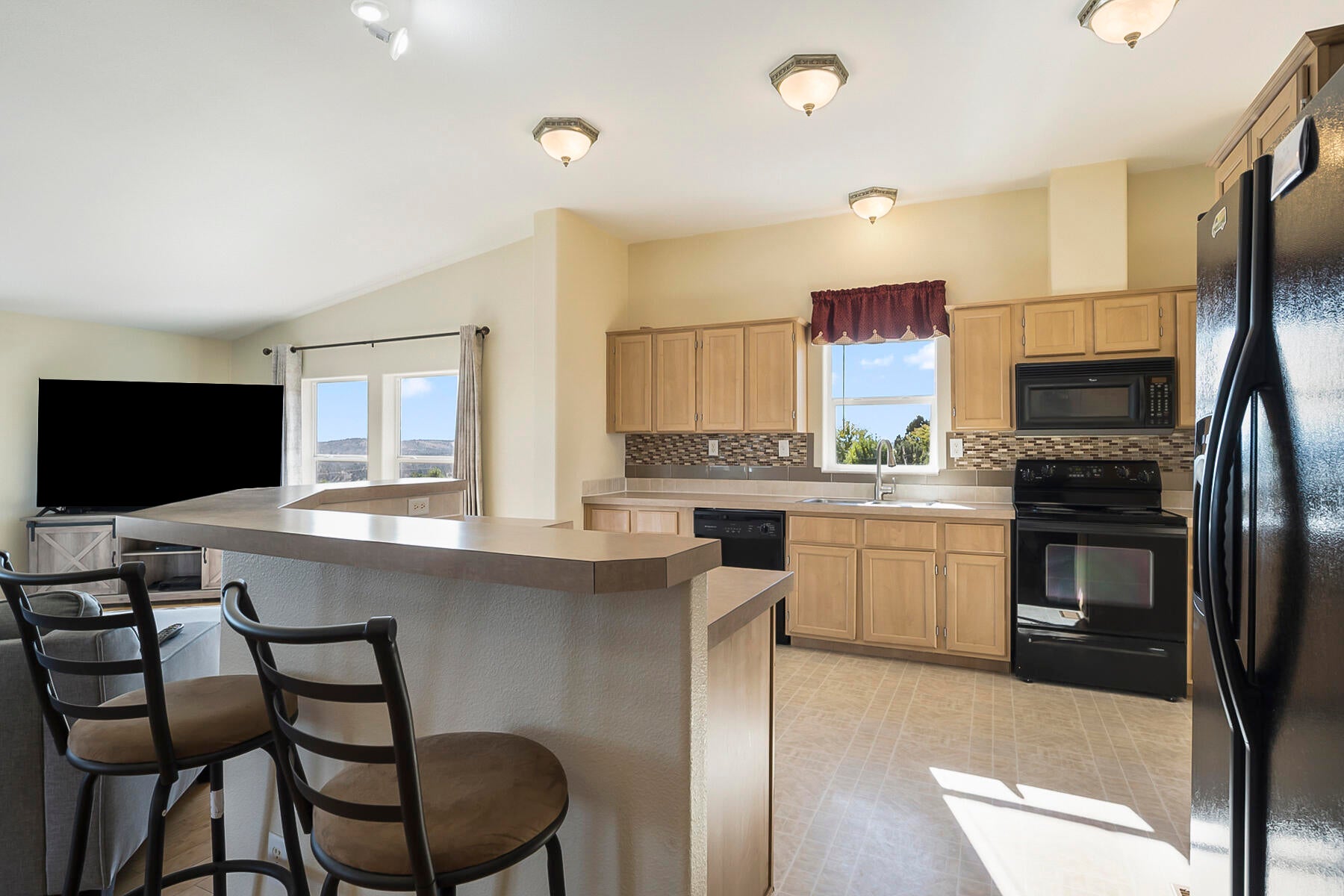 8032 Southwest Sand Ridge Road Terrebonne, OR 97760 - Photo 14 of 42 Kitchen