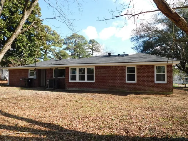 $179,900 | 204 3rd Street, Springhill, LA 71075