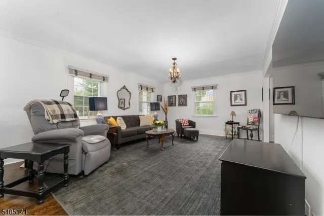 $1,200,000 | 173 West Oak Street, Bernards, NJ 07920