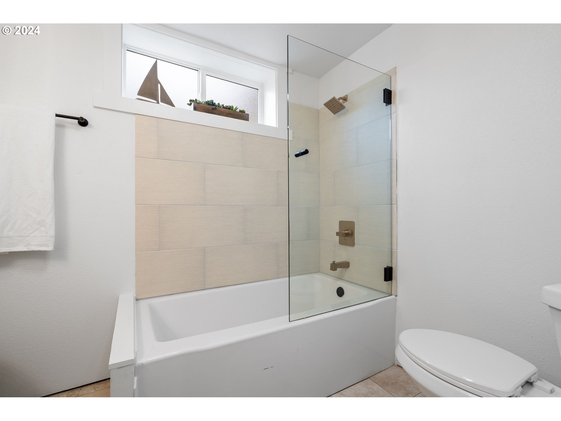 856 Northeast 68th Avenue Portland, OR 97213 - Photo 14 of 17 Gallery Image 14