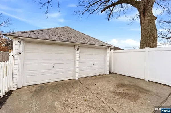 a view of a garage