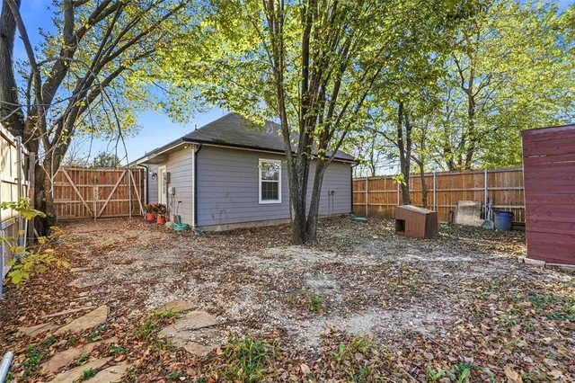 $2,400 | 124 Chris Drive, Rockwall, TX 75032