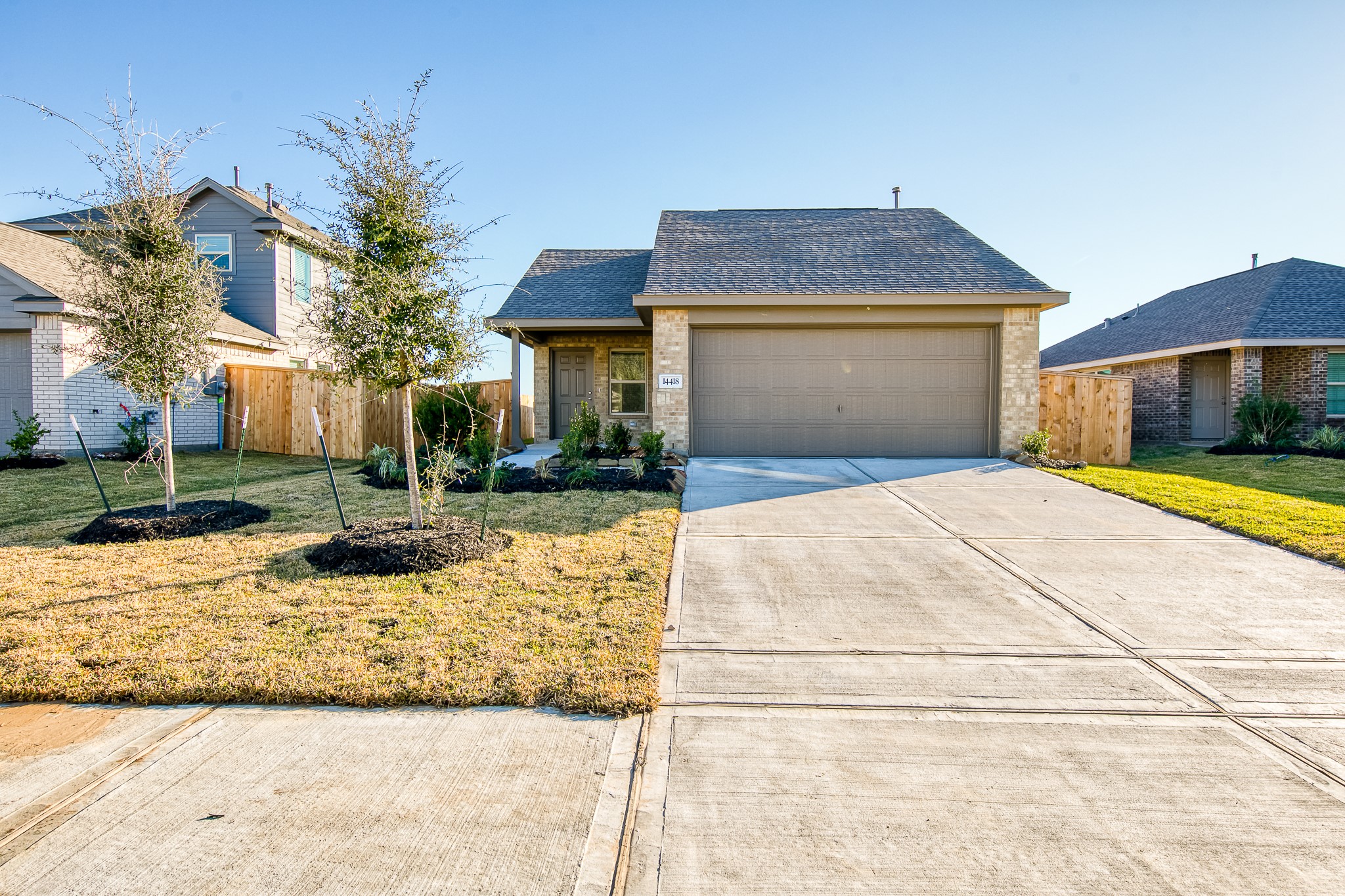 14418 Woodcott Warren Way Rosharon, TX 77583 - Photo 4 of 29