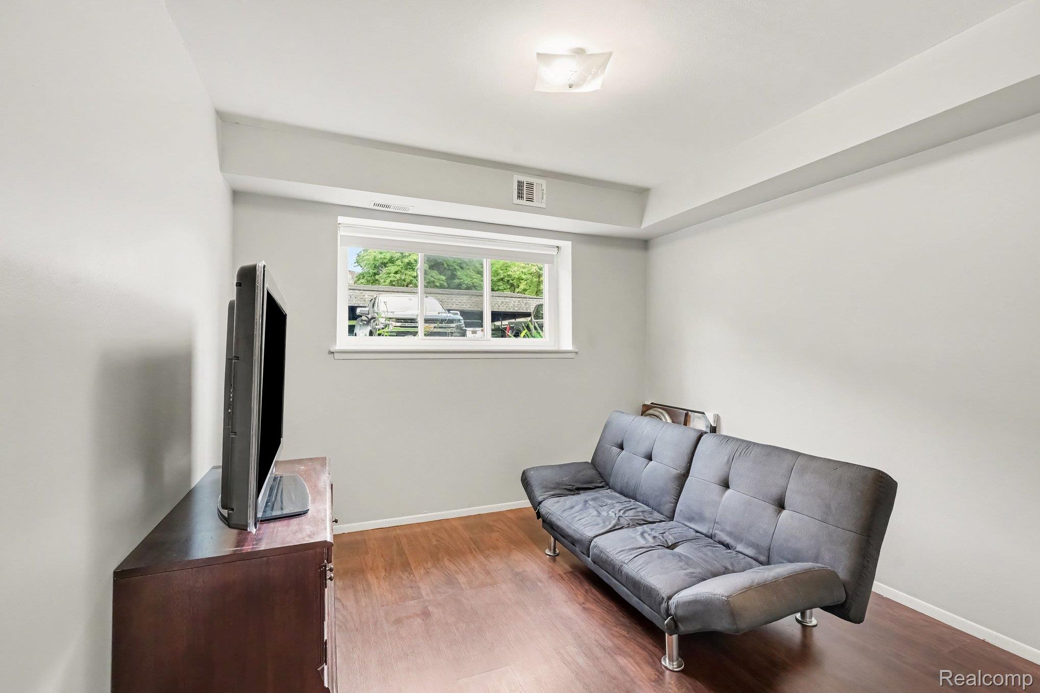 1683 Riverside Drive, Unit 2 Rochester, MI 48309 - Photo 14 of 25 014_file_7745.jpg