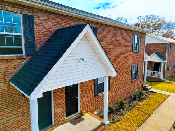 $915 | 1711 Baltimore Drive, Unit B, Clarksville, TN 37043