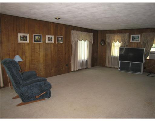 1709 North 800 West Rochester, IN 46975 - Photo 4 of 12
