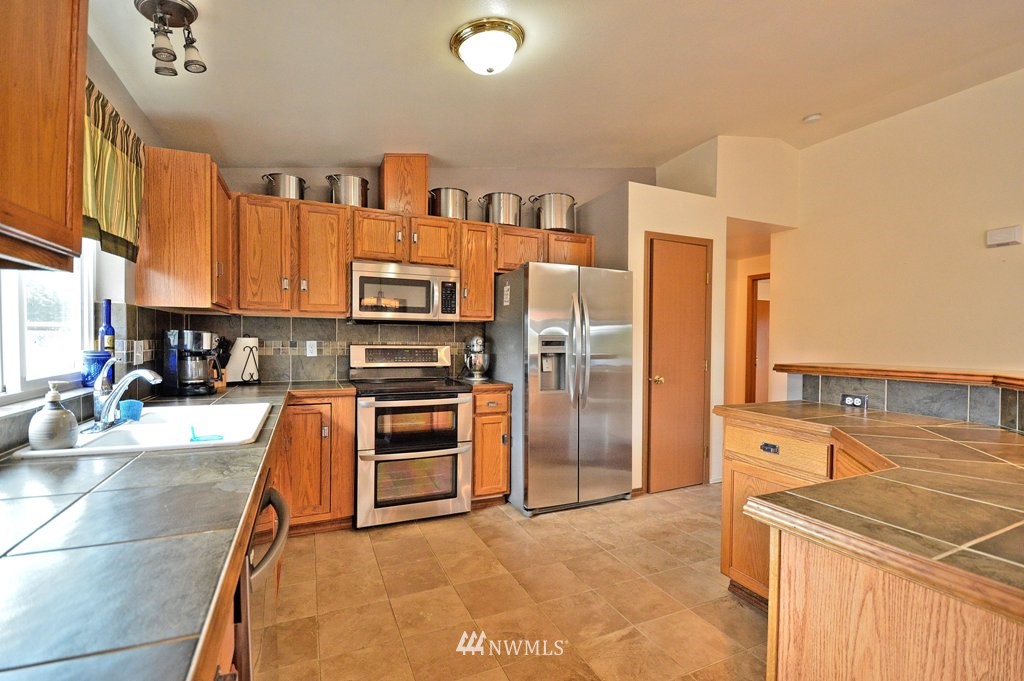 259 Bay Road Winlock, WA 98596 - Photo 4 of 14