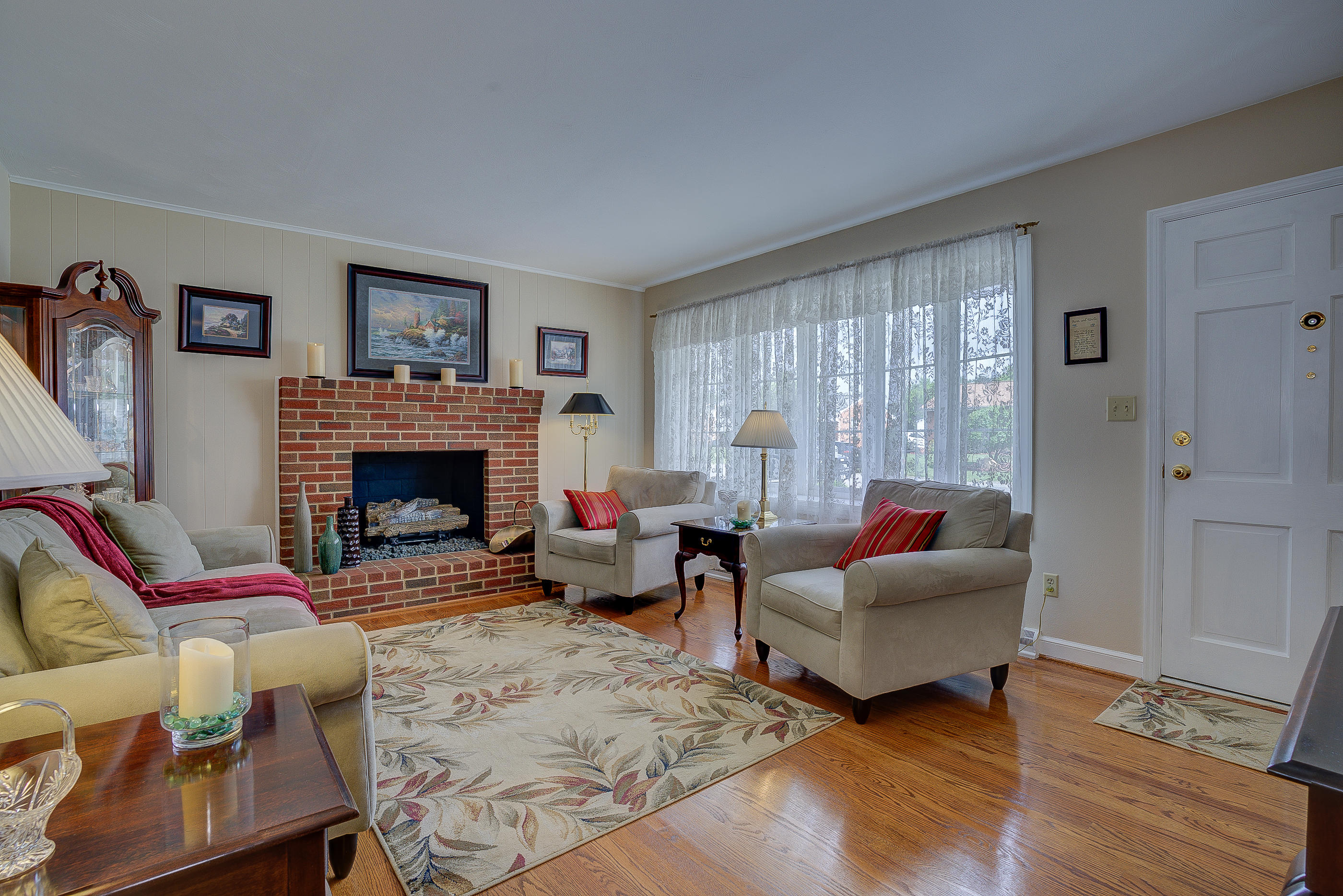 527 Magnolia Road Roanoke, VA 24019 - Photo 3 of 33 18