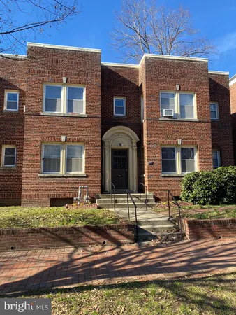 $2,065 | 904 5th Street Northeast, Washington, DC 20002