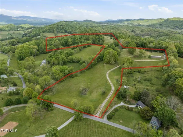 $400,000 | 27070 Shortsville Road, Meadowview, VA 24361