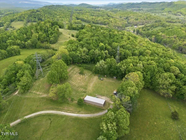 $400,000 | 27070 Shortsville Road, Meadowview, VA 24361
