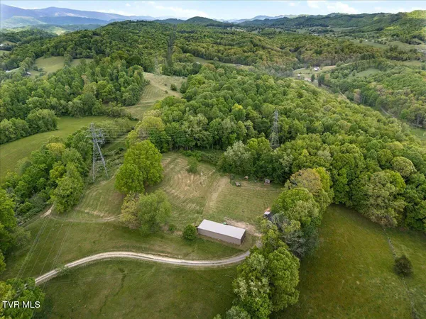 $400,000 | 27070 Shortsville Road, Meadowview, VA 24361