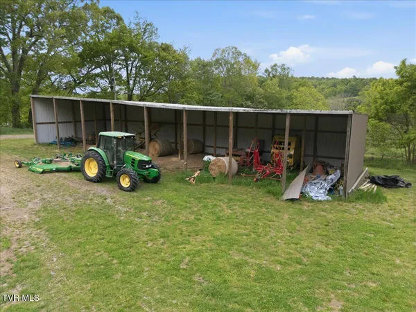 $400,000 | 27070 Shortsville Road, Meadowview, VA 24361