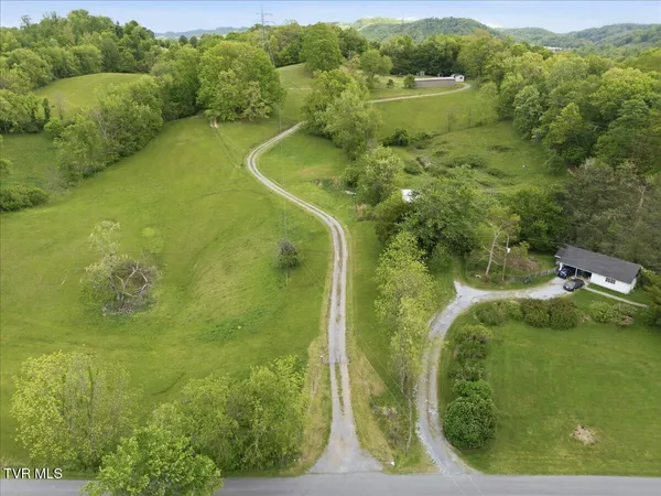 $400,000 | 27070 Shortsville Road, Meadowview, VA 24361
