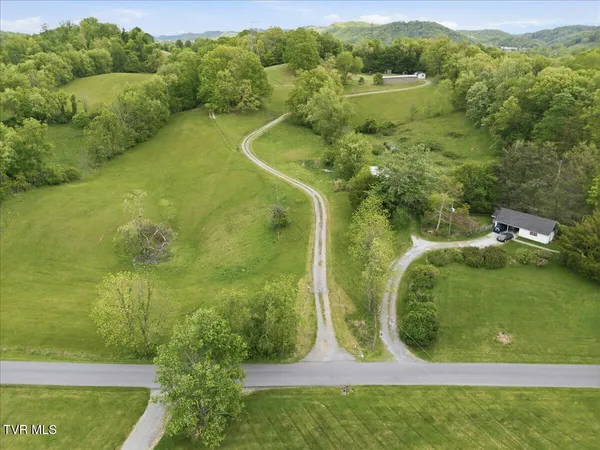 $400,000 | 27070 Shortsville Road, Meadowview, VA 24361