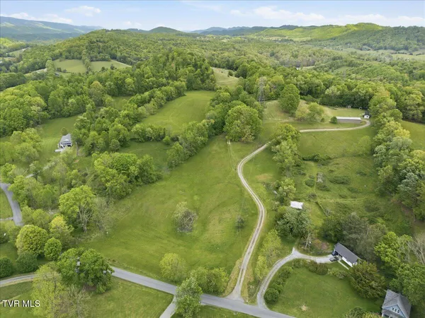 $400,000 | 27070 Shortsville Road, Meadowview, VA 24361