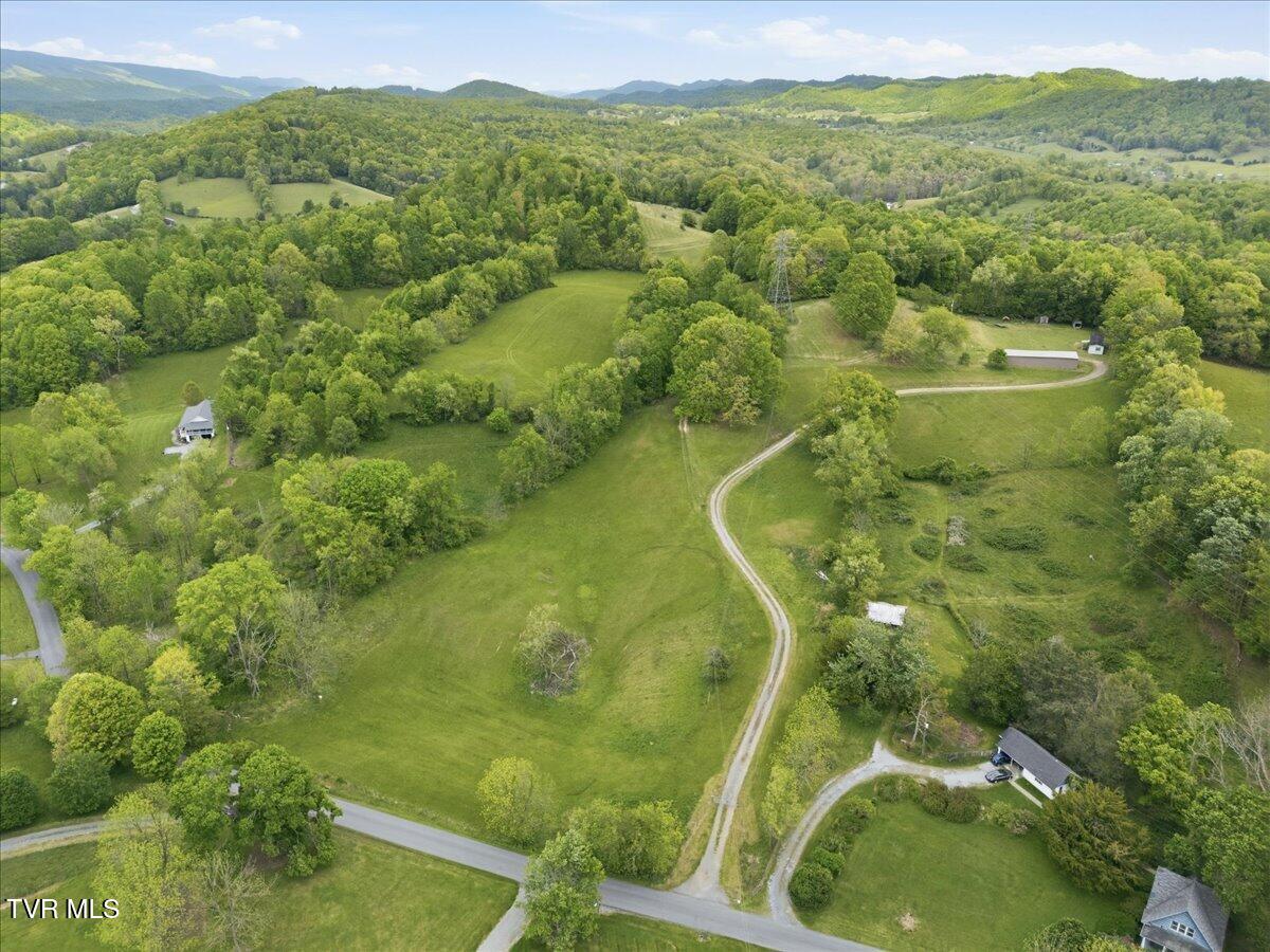 27070 Shortsville Road Meadowview, VA 24361 - Photo 23 of 26 23-DJI_20260502152300_0090_D1