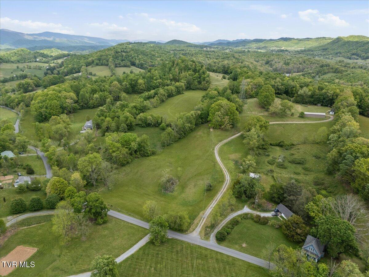 27070 Shortsville Road Meadowview, VA 24361 - Photo 25 of 26 25-DJI_20260502152344_0092_D1