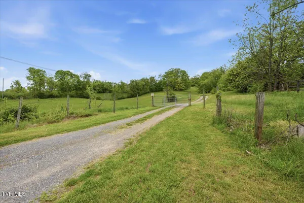 $400,000 | 27070 Shortsville Road, Meadowview, VA 24361