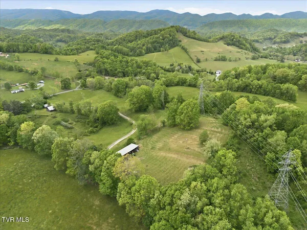 $400,000 | 27070 Shortsville Road, Meadowview, VA 24361