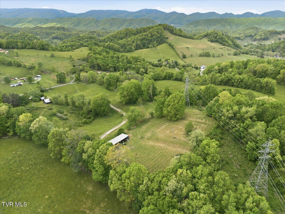 27070 Shortsville Road Meadowview, VA 24361 - Photo 5 of 26 05-DJI_20260502150523_0071_D(1)