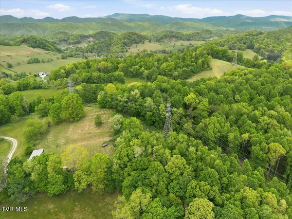 $400,000 | 27070 Shortsville Road, Meadowview, VA 24361