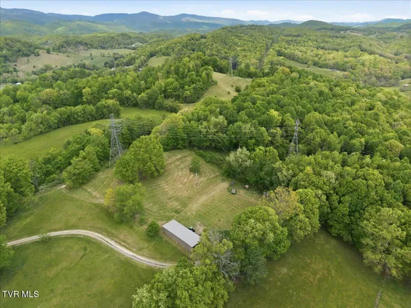 $400,000 | 27070 Shortsville Road, Meadowview, VA 24361