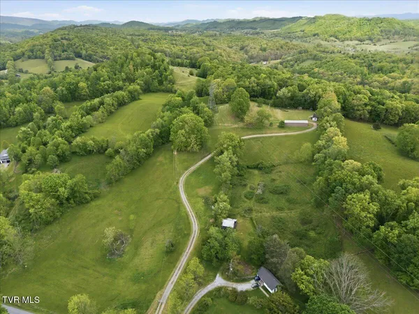 $400,000 | 27070 Shortsville Road, Meadowview, VA 24361