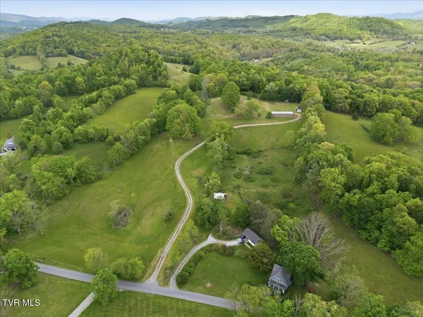 $400,000 | 27070 Shortsville Road, Meadowview, VA 24361
