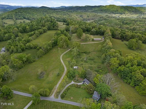 $400,000 | 27070 Shortsville Road, Meadowview, VA 24361