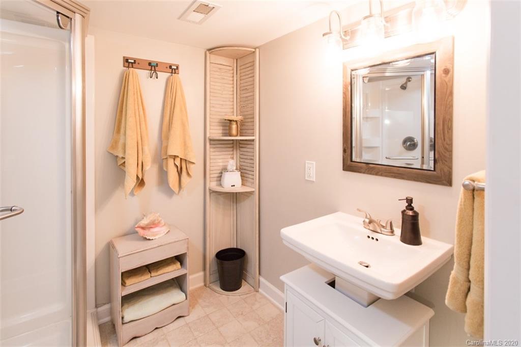 4900 Valley Stream Road Charlotte, NC 28209 - Photo 22 of 30 Gallery Image 22