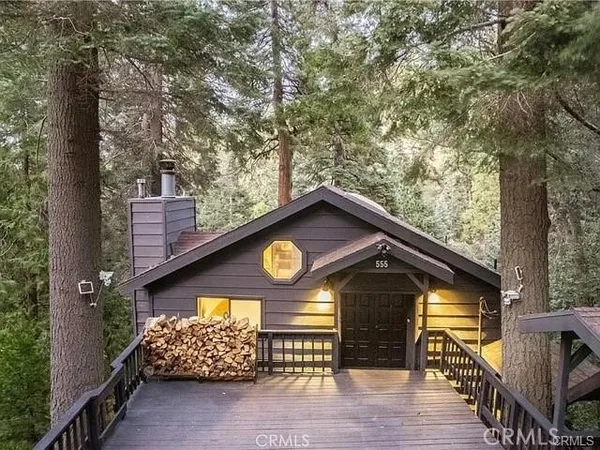 $695,000 | 555 Dover Court, Lake Arrowhead, CA 92352
