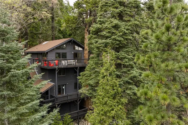 $695,000 | 555 Dover Court, Lake Arrowhead, CA 92352