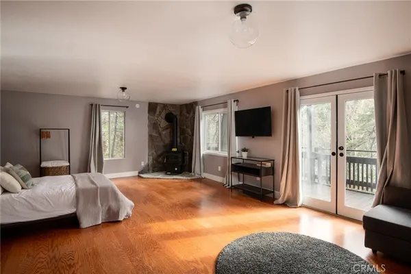 $695,000 | 555 Dover Court, Lake Arrowhead, CA 92352