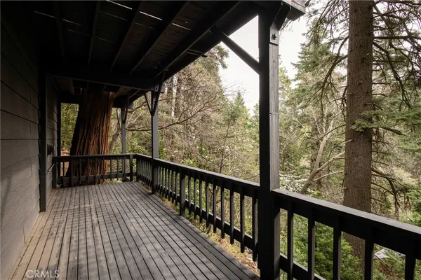 $695,000 | 555 Dover Court, Lake Arrowhead, CA 92352
