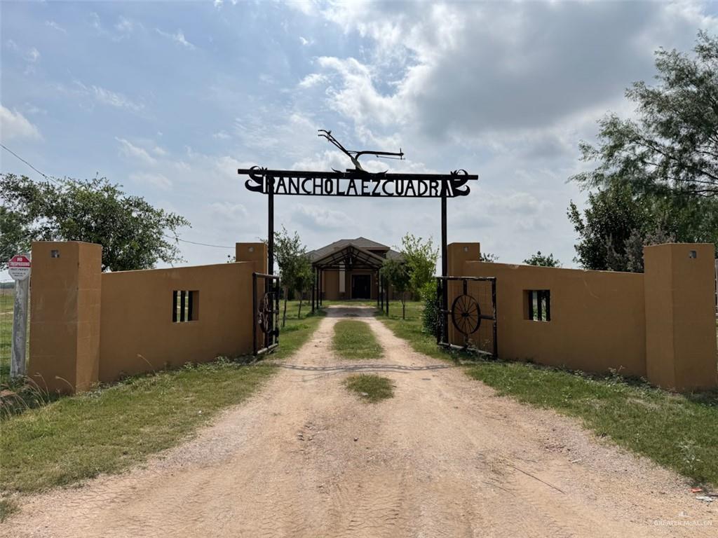 23960 North Texan Road Edinburg, TX 78541 - Photo 20 of 31 a view of entryway