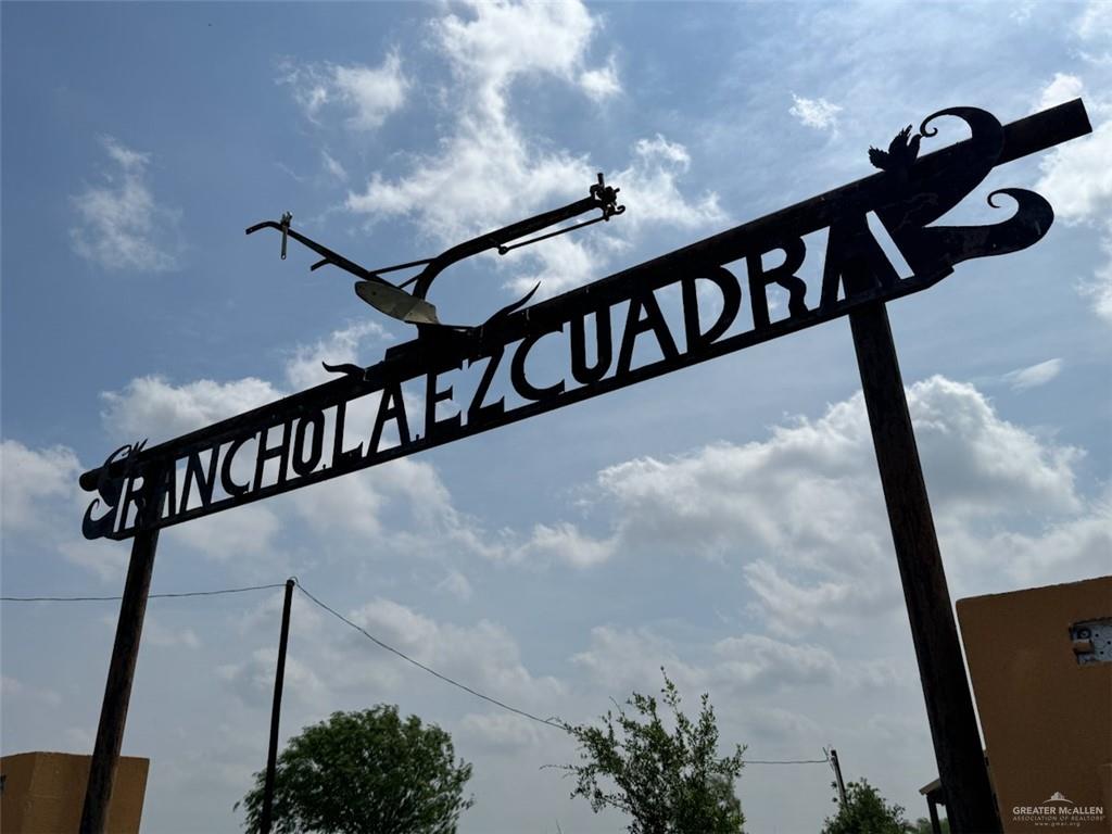 23960 North Texan Road Edinburg, TX 78541 - Photo 3 of 31 a view of entryway