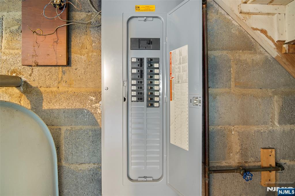 152 Pine Brook Road Lincoln Park, NJ 07035 - Photo 3 of 7 a bathroom with a shower
