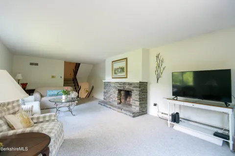 $299,000 | 51 Churchill Crest, Unit 51, Pittsfield, MA 01201