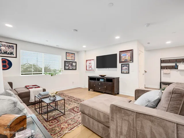 $649,700 | 412 Bluff Avenue, La Grange, IL 60525