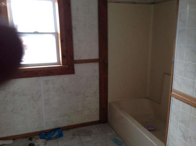 2043 Lavelle Road Flint, MI 48504 - Photo 14 of 18 20459545-13.JPG