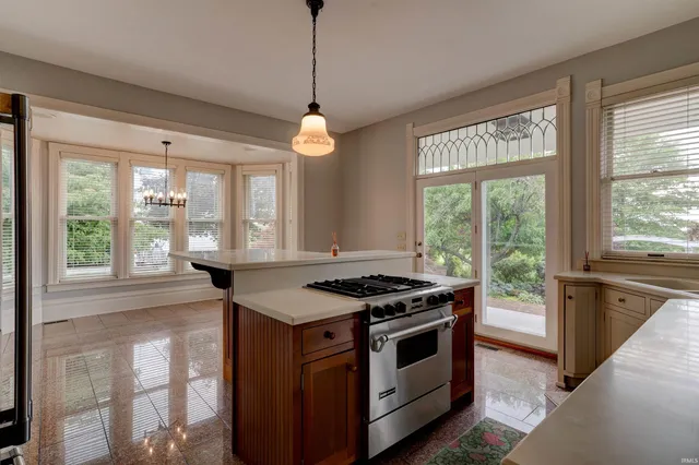 $1,150,000 | 9555 South 475 East, Ferdinand, IN 47532