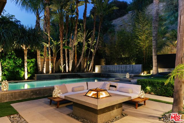 $3,130,000 | 5523 Tuxedo Terrace, Los Angeles, CA 90068