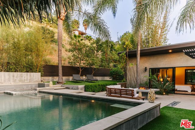 $3,130,000 | 5523 Tuxedo Terrace, Los Angeles, CA 90068