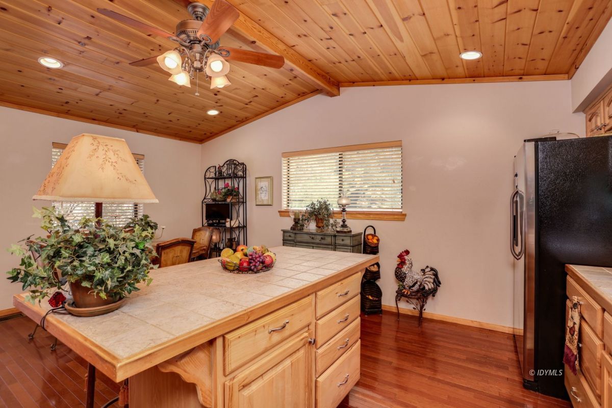 25451 Glen Road Idyllwild, CA 92549 - Photo 17 of 41 Untitled