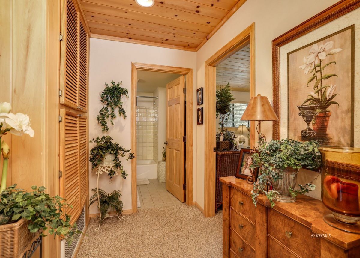 25451 Glen Road Idyllwild, CA 92549 - Photo 18 of 41 Untitled