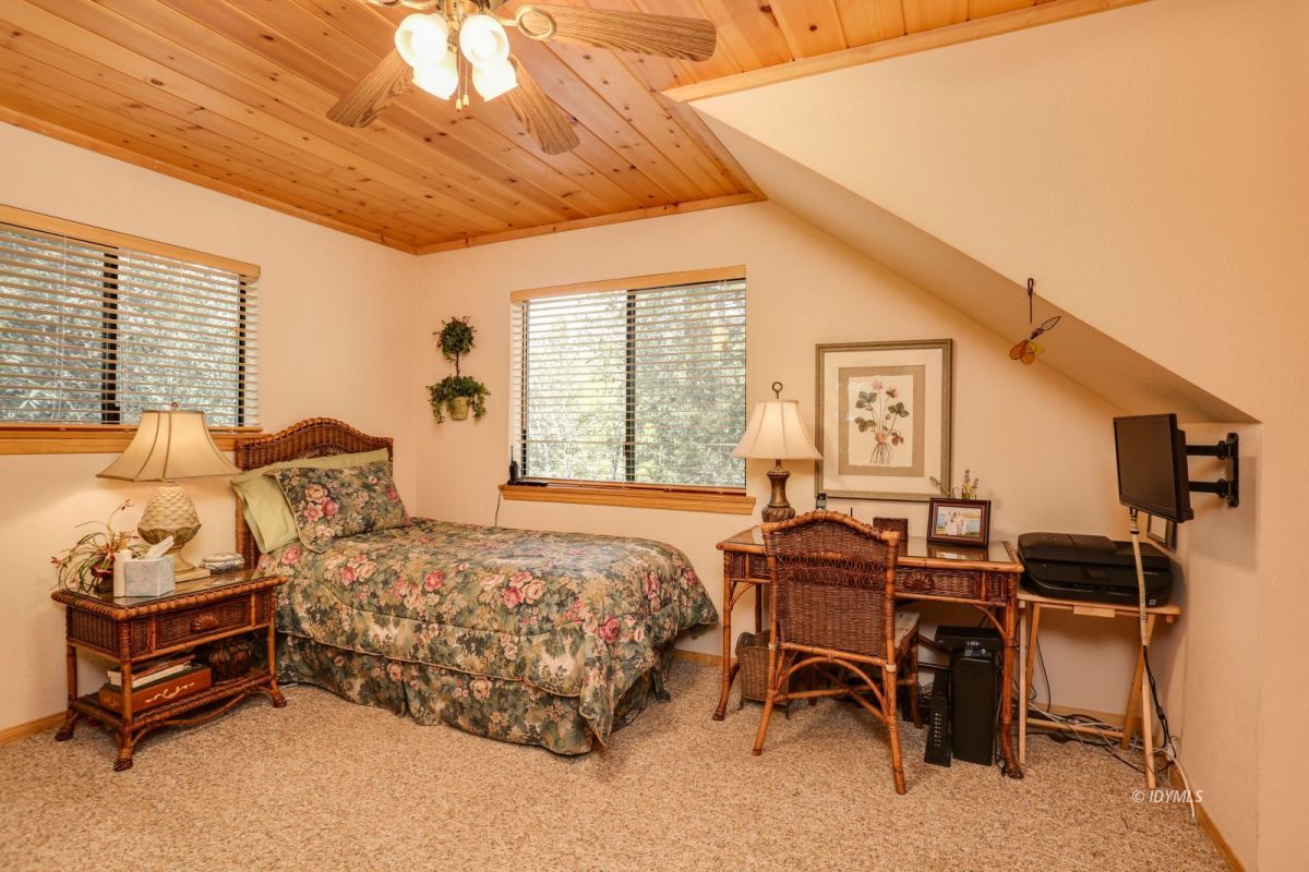 25451 Glen Road Idyllwild, CA 92549 - Photo 19 of 41 Untitled